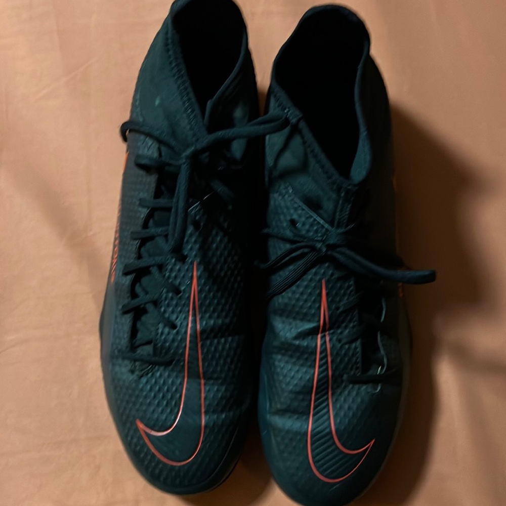 Nike Phantom Soccer Cleats- Black/Red